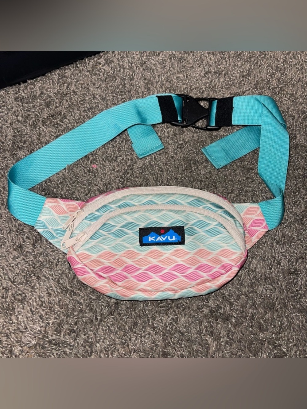 KAVU Spectator Sling Belt Bag Fanny Pack - Picture 1 of 7